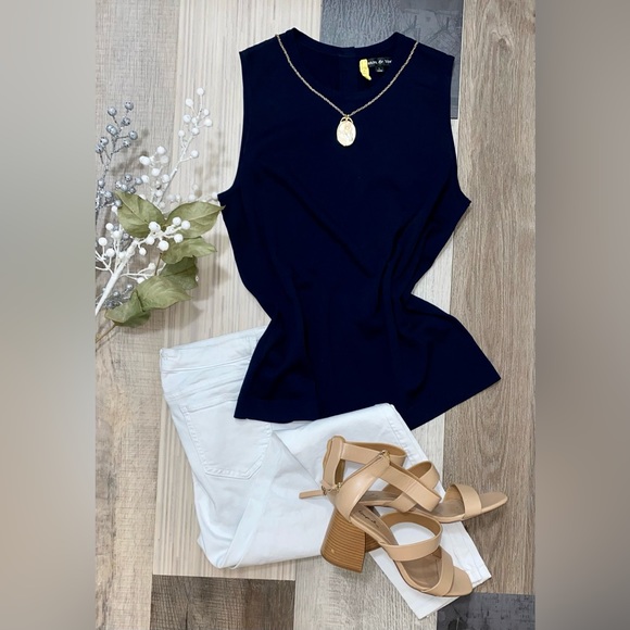 Navy sleeveless blouse - Picture 1 of 3